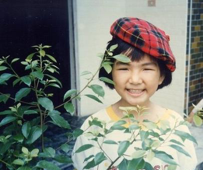 明星幼年家居照曝光关之琳居然老成了这样