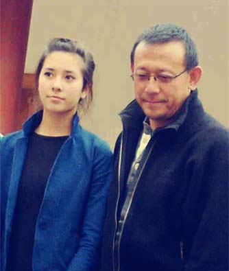 姜文混血女儿姜一郎近照五官惊艳显星范