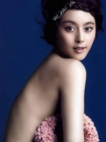 盘点拍激情戏不用替身的美艳女星家居照组图