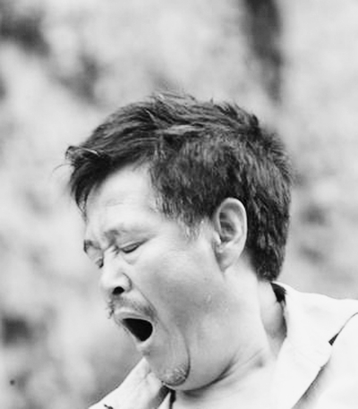 大明星打哈欠家居照难得一见的明星暴丑瞬间