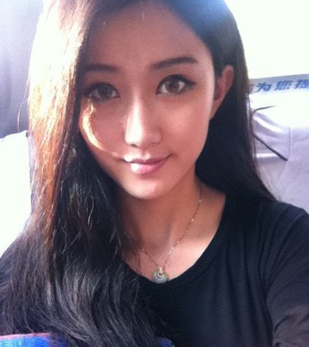 武汉二中围巾哥艺考报名 看报考北影美女帅哥