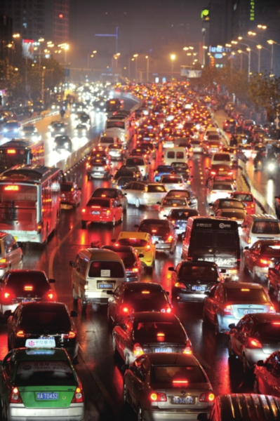 2012安徽省两会 公交优先提高出行幸福指数