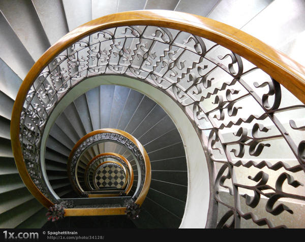 现实版盗梦空间最美的螺旋楼梯照