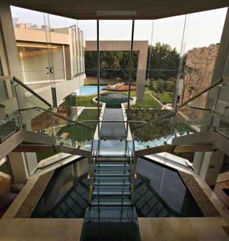 南非恢弘壮丽玻璃豪宅(组图)