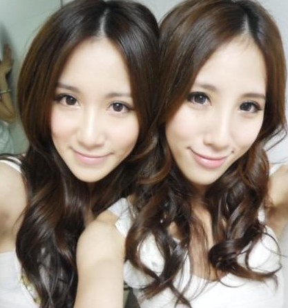 瑶瑶姐妹出全裸写真 称回绝《肉蒲团2》邀约