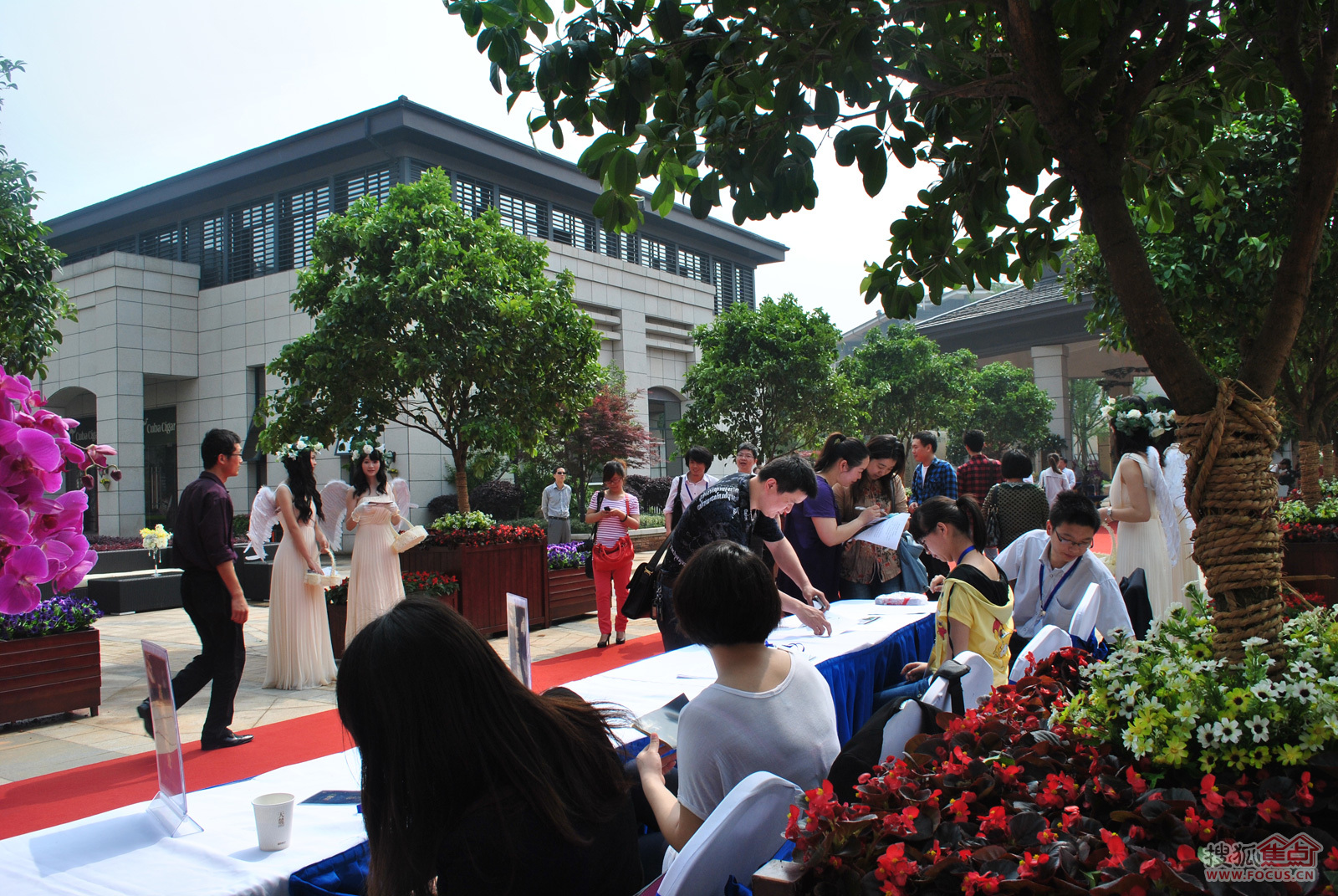 天麓样板房开放活动现场