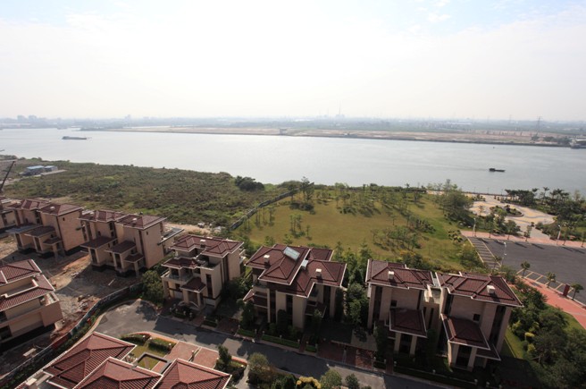 保利东江首府全新楼王展示区开放2万抵10万