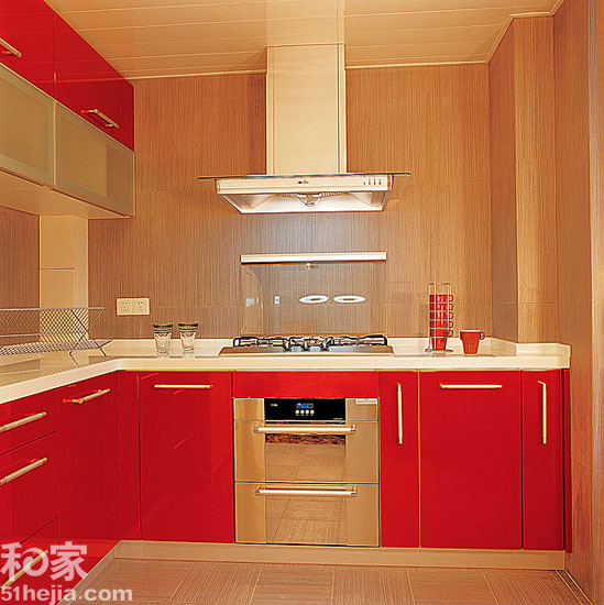 10款现代红色整体橱柜大搜罗 给厨房添味组图