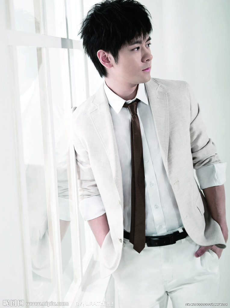 38岁林志颖晒15岁家居嫩照网友惊呼逆生长