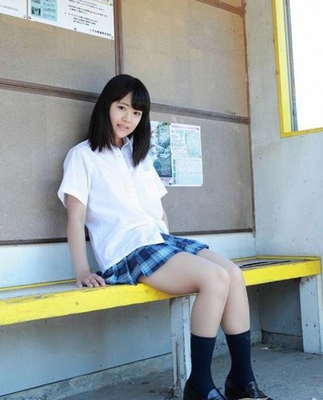 日本新一代童颜巨乳妹东江日香理爆乳豪宅写真