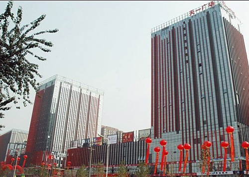 团结大街作为邢台中北部的重要干道,近期的商业氛围也渐现浓厚.