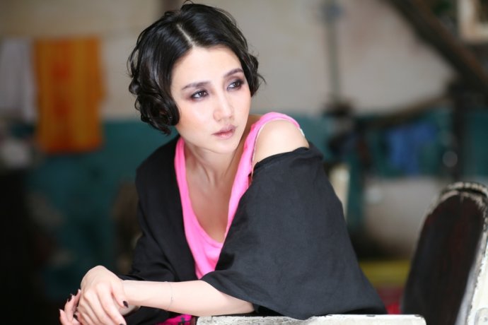 著名歌手阿朵唯美家居照曝光