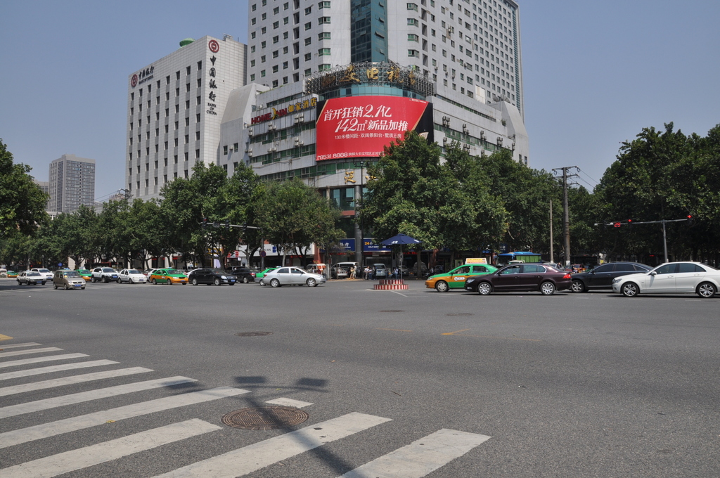 南稍门什字:独占长安路"鳌头"位置