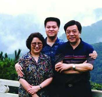 赵忠祥儿子娶倪萍表妹 摄像头监控豪宅万贯古玩