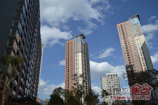 七彩俊园15日新体验中心开放鸡尾酒会回馈业主