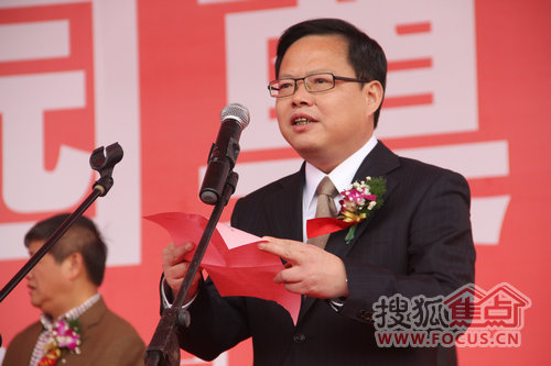 恒生科技园董事长彭政纲致辞从记者进入大门开始,一眼就看到整齐有序