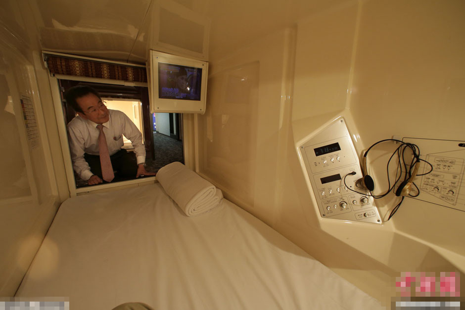 探访日本东京胶囊旅馆