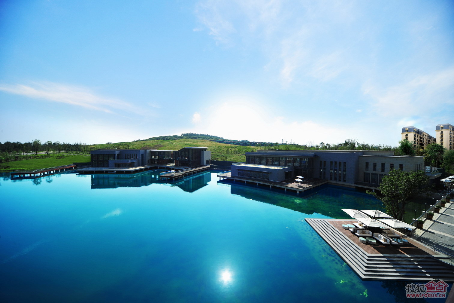 万科五龙山销售突破20亿添成都高端信心