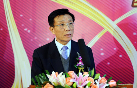 海峡两岸关系协会驻会副会长李炳才(图)