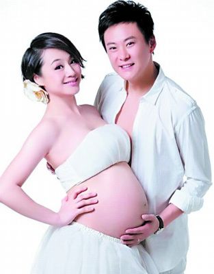 潘长江女儿潘阳领衔10大最美怀孕女星家居照