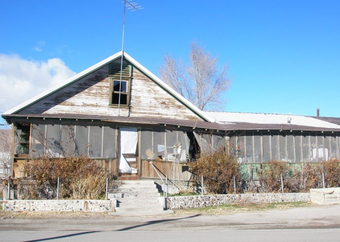 实拍美国西部农村"破房子"