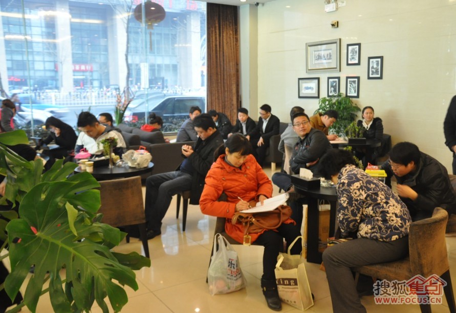 海亮九玺售楼中心看房客户