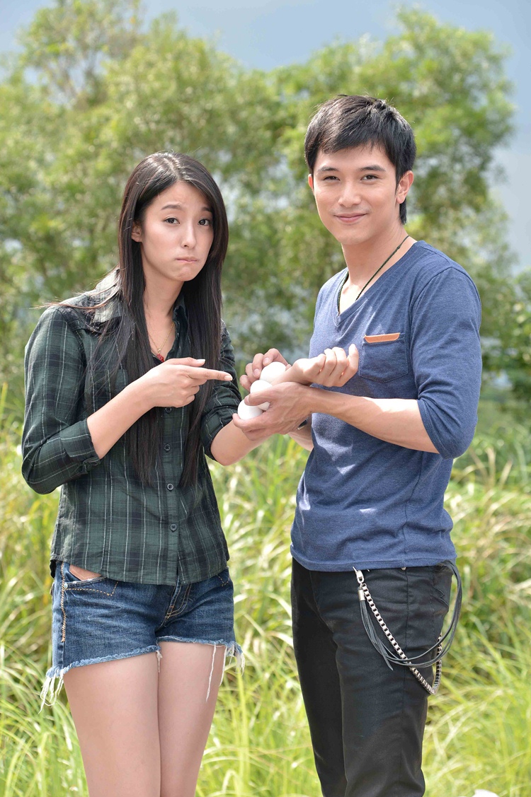 邱泽被爆与三女星交往唐嫣赖雅妍家居照大曝光