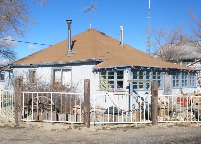 实拍美国西部农村"破房子"