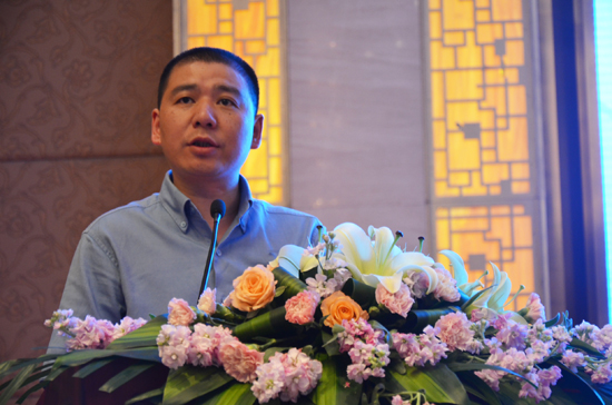 彭旭峰认为,比如票价定得太高,就没有人会选择乘坐地铁出行;而如果