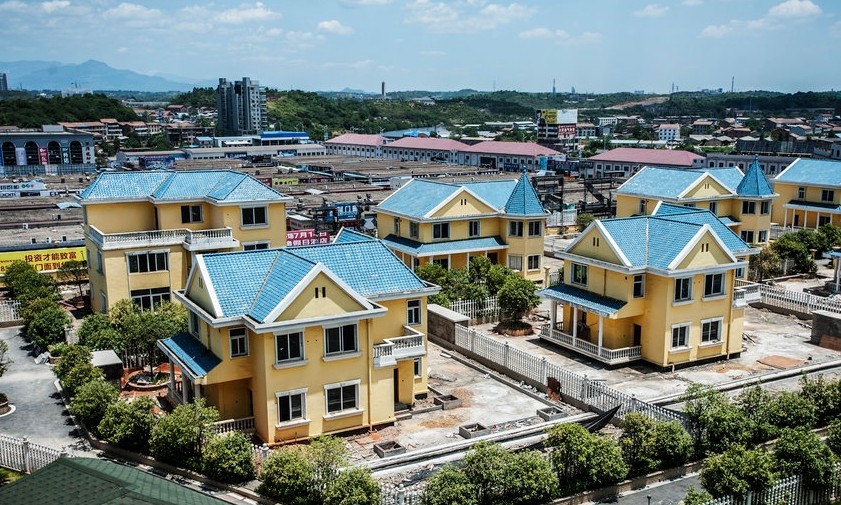 北京高楼楼顶盖别墅 盘点各地最牛违建建筑