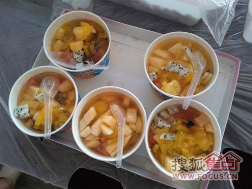 【客户自己动手制作的清凉的冰粥】