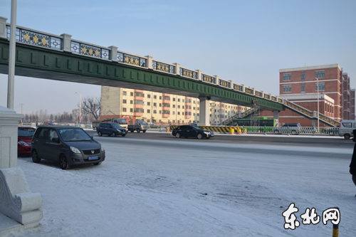 身价800万的松浦大道人行过街天桥竣工(图)