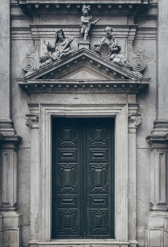 摄影师镜头下的欧洲"建筑门"