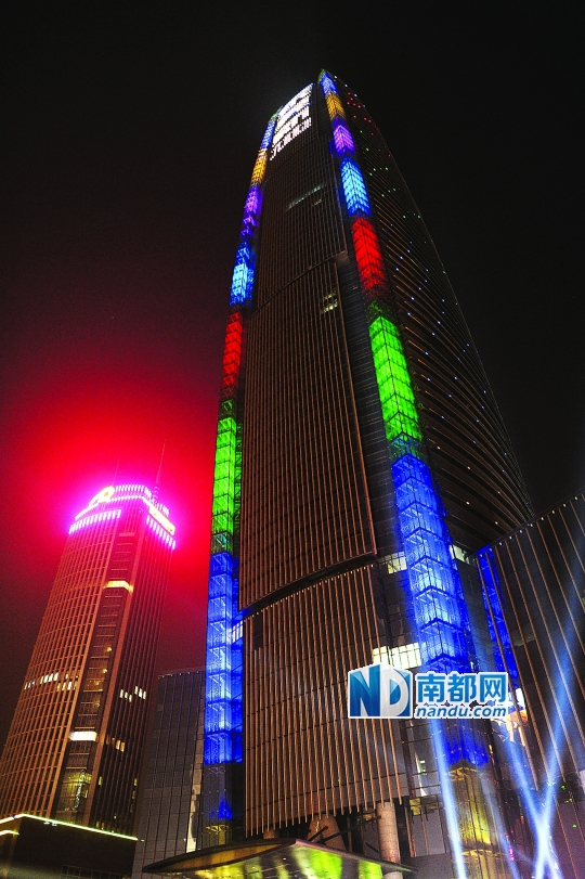 亮了!东莞第一高楼正式亮灯