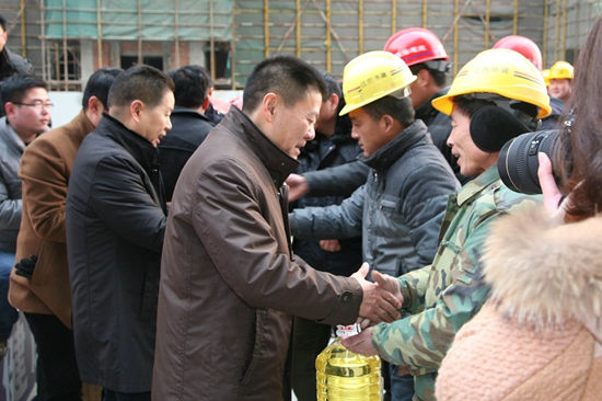 日前,徐州市人大副主任,市总工会主席束志明来到位于三环北路北侧的我