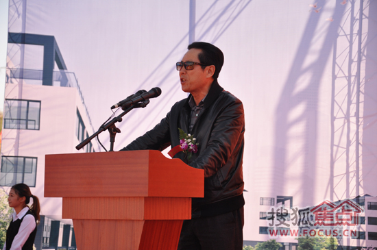 云南省政协委员,湖南商会会长汤秋云致辞