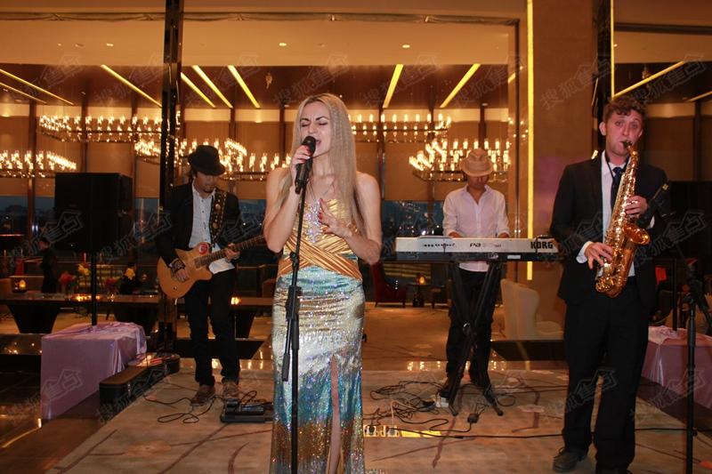 时代云图(广州)香槟奢华酒会 深耕业主圈层