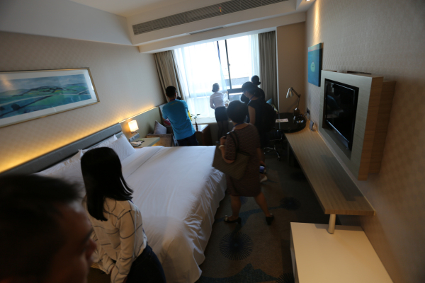 (媒体参观安溪宝龙艺筑酒店)