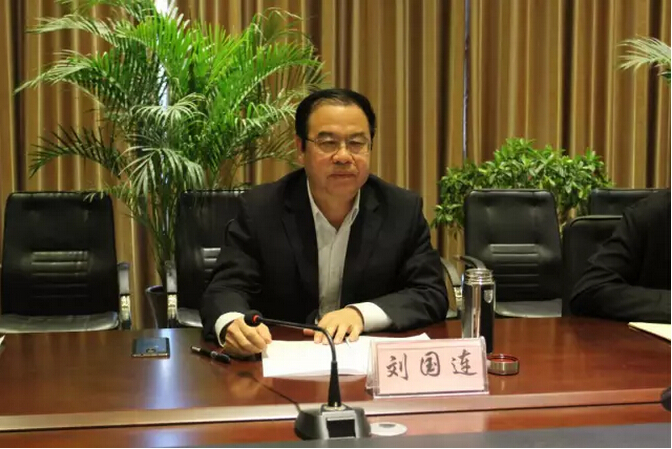 刘国连召开华耀城项目建设周例会并查看商户装修