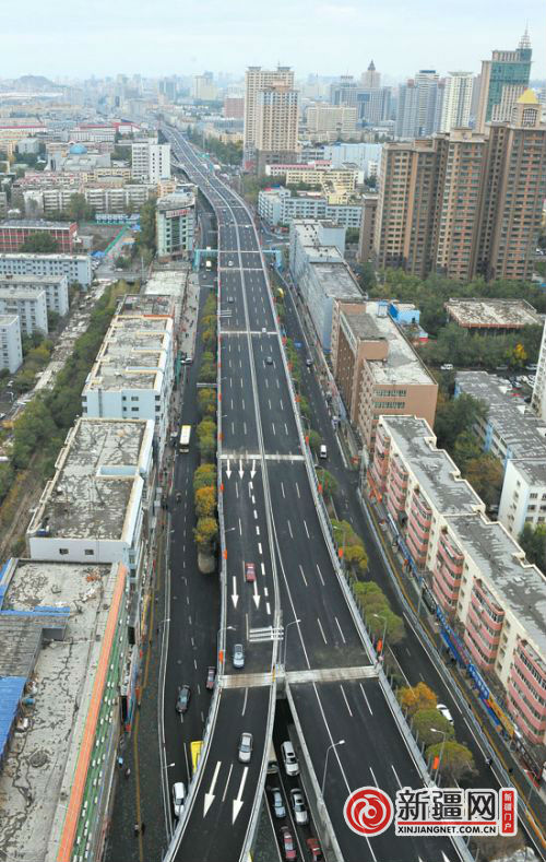 乌鲁木齐阿勒泰路高架图片
