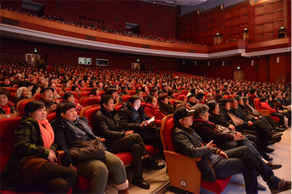 经典剧目拥趸众多 剧情生动引观众动容