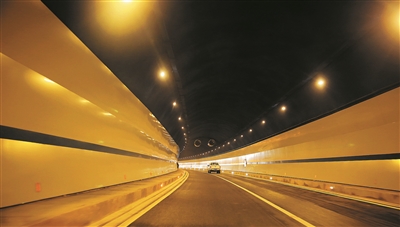 红沙隧道昨日开始试通车