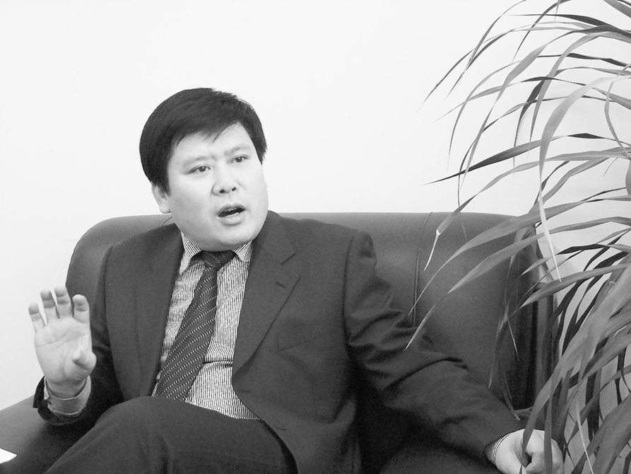 重汽地产党委书记,董事长杨斌