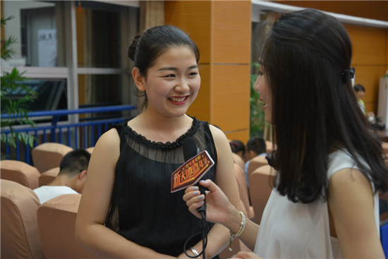 襄阳首届时尚星女郎电视选秀大赛海选现场报道