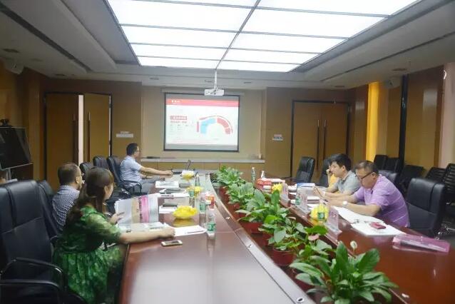 华耀城总经理周楚政与迪卡侬拓展总监伏添做深度交流