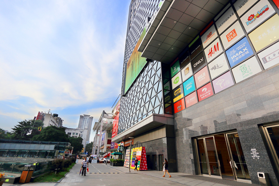 步行5分钟就到扬名广场