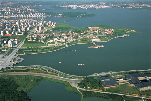 南湖 只此藏品 一線南湖廣場 背依金鶚山公園 劉璇【岳陽的豪宅】,9月