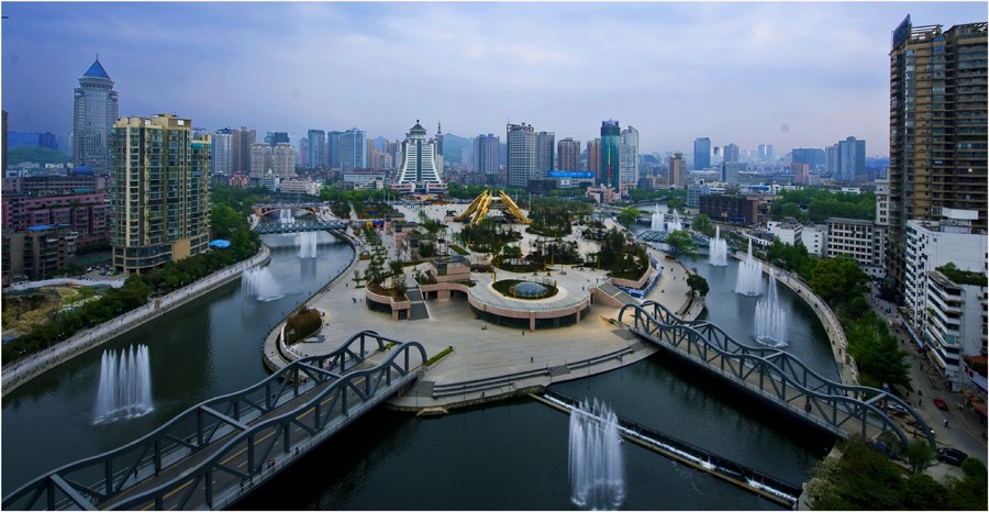 "冬住三亚 夏居贵阳"乐湾国际打造全新养老地产