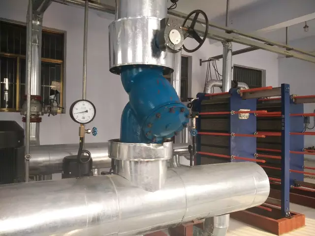 东北城五金建材园区供暖加压泵房开始工作