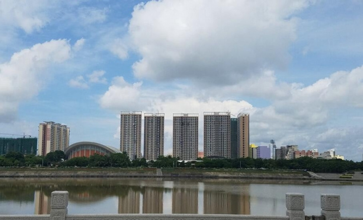 海经联足球队人文·珍珠名邸邀请赛举办